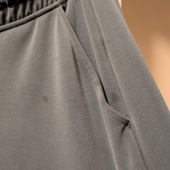 Seasoft Pants From Athleta!! - Picture 4 of 6